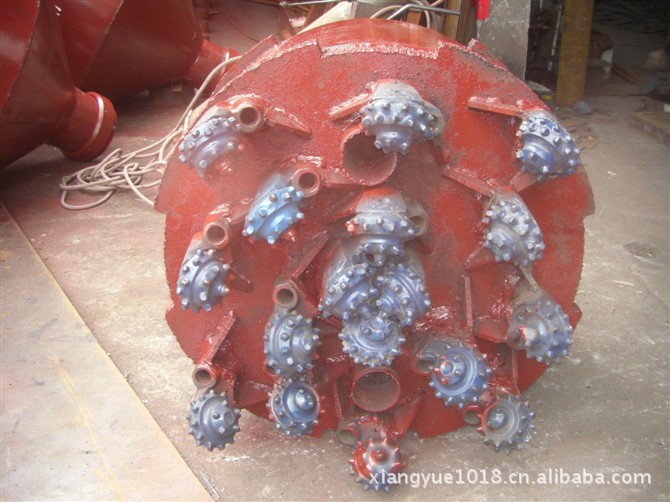 各种型号 旋挖钻头 筒钻 截齿斗齿钻