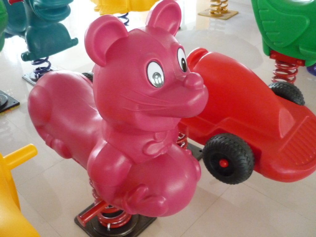 瑞安市瑞碧游乐玩具模具厂 供应信息 组合滑梯 滚塑模具.