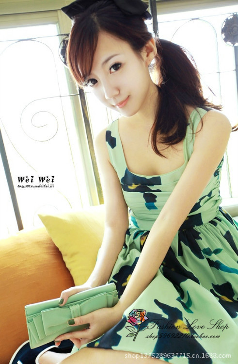 2013韩国名媛薄荷绿高腰碎花修身蓬蓬连衣裙 夏新款印花公主裙女图片