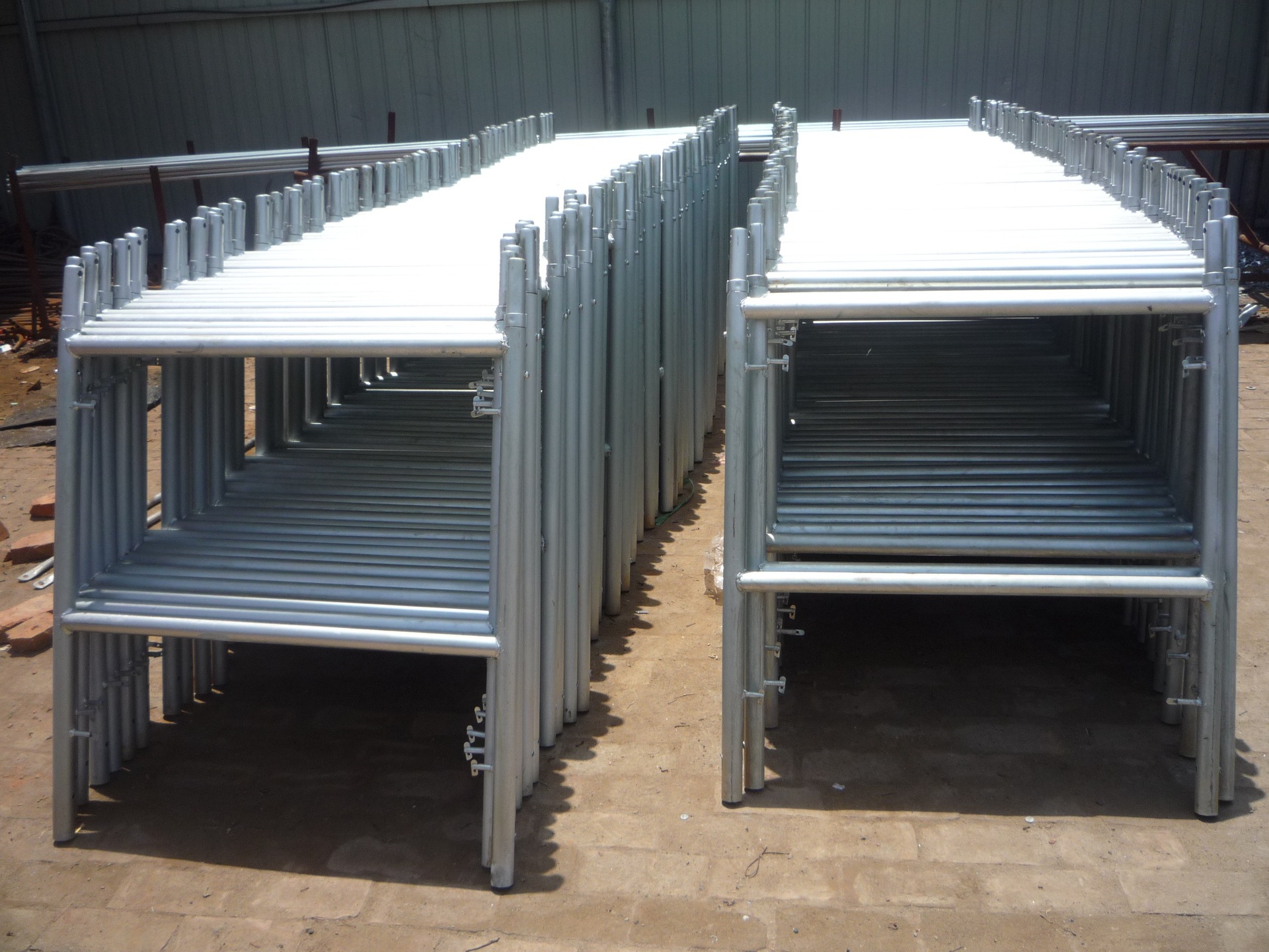 厂家直销各种脚手架,移动脚手架.一米半架