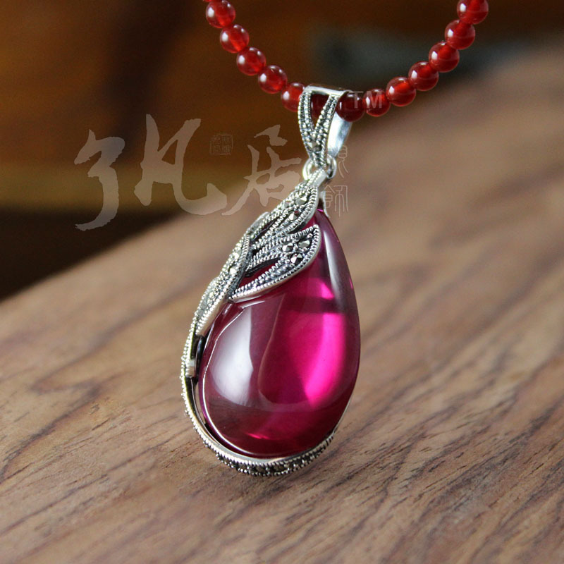 s925纯银宝石吊坠 36*20mm泰银镶嵌红刚玉天鹅翼水滴吊坠 项坠