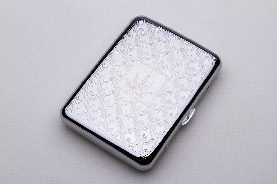 热销供应 不锈钢灰色金属香烟盒 款式多样