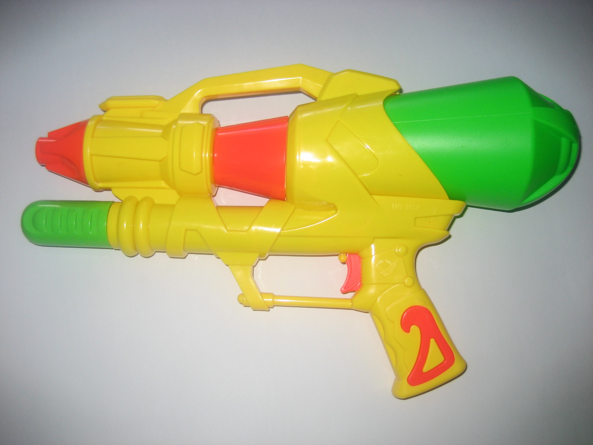 打汽水枪 儿童水枪 夏天玩具 打水战 新款玩具水枪 塑料玩具枪