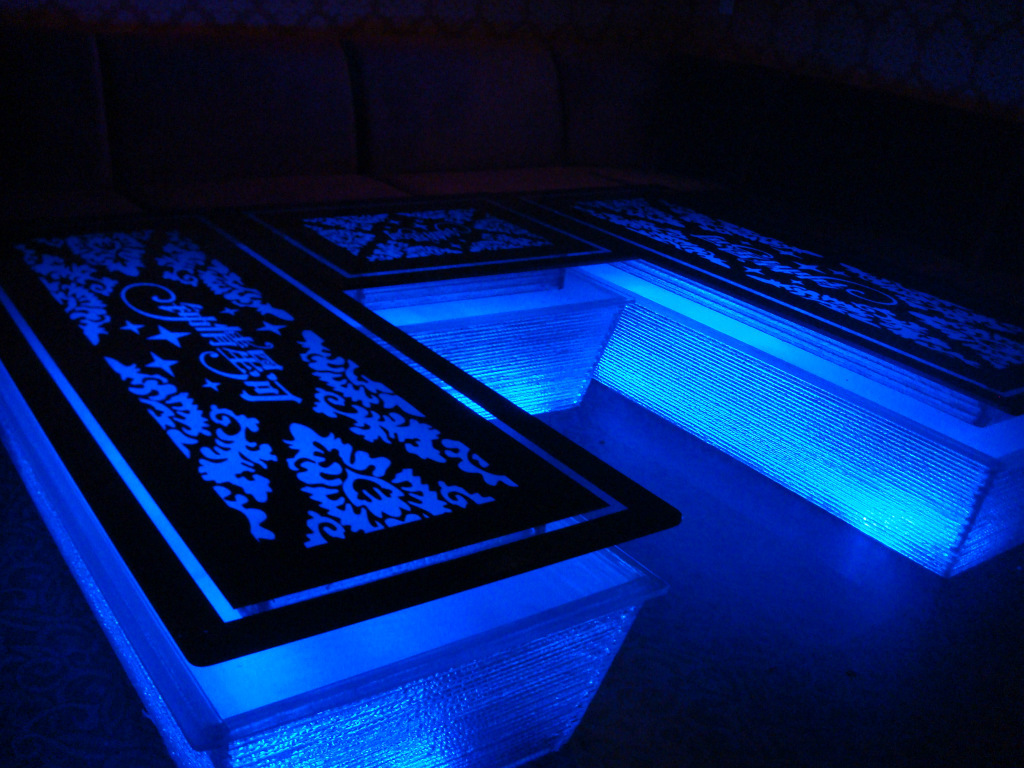 意飞尔ktv茶几酒吧茶几夜总会高档茶几ktv发光玻璃游戏茶几