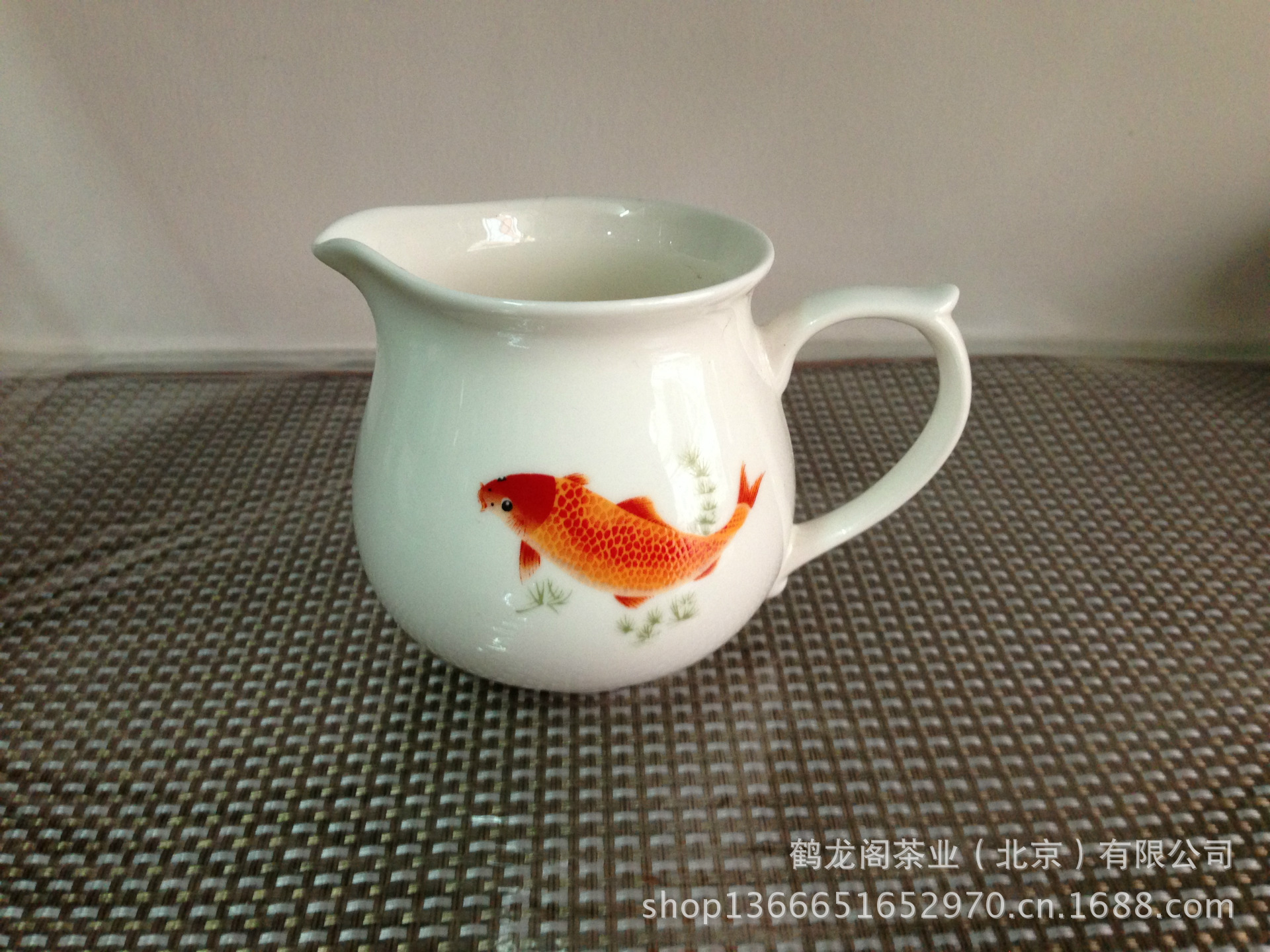 4.底部印有陶泽华logo,品质保证