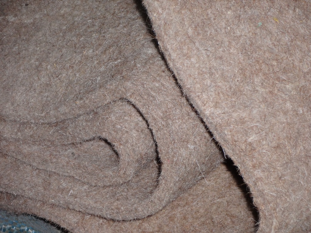 供应大用毡棚保温被毡