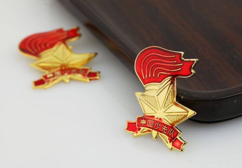 火炬徽章 中国少年先锋队队徽 中国少先队胸章 厂家直销
