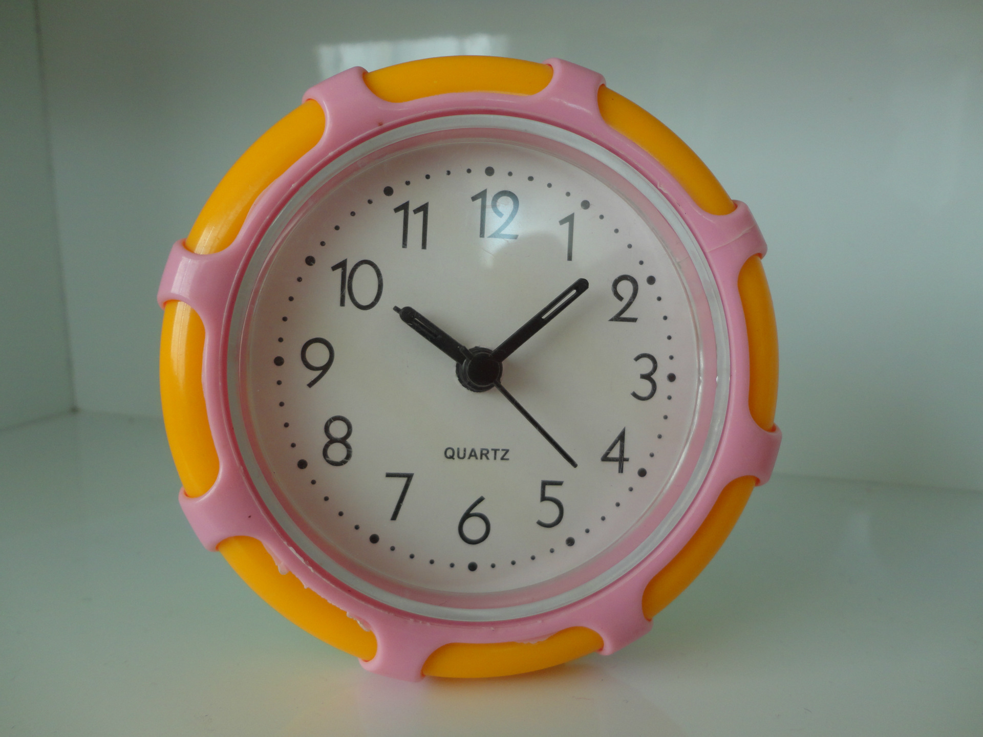 厂家直销创意圆形塑料镜子闹钟 钟表时钟