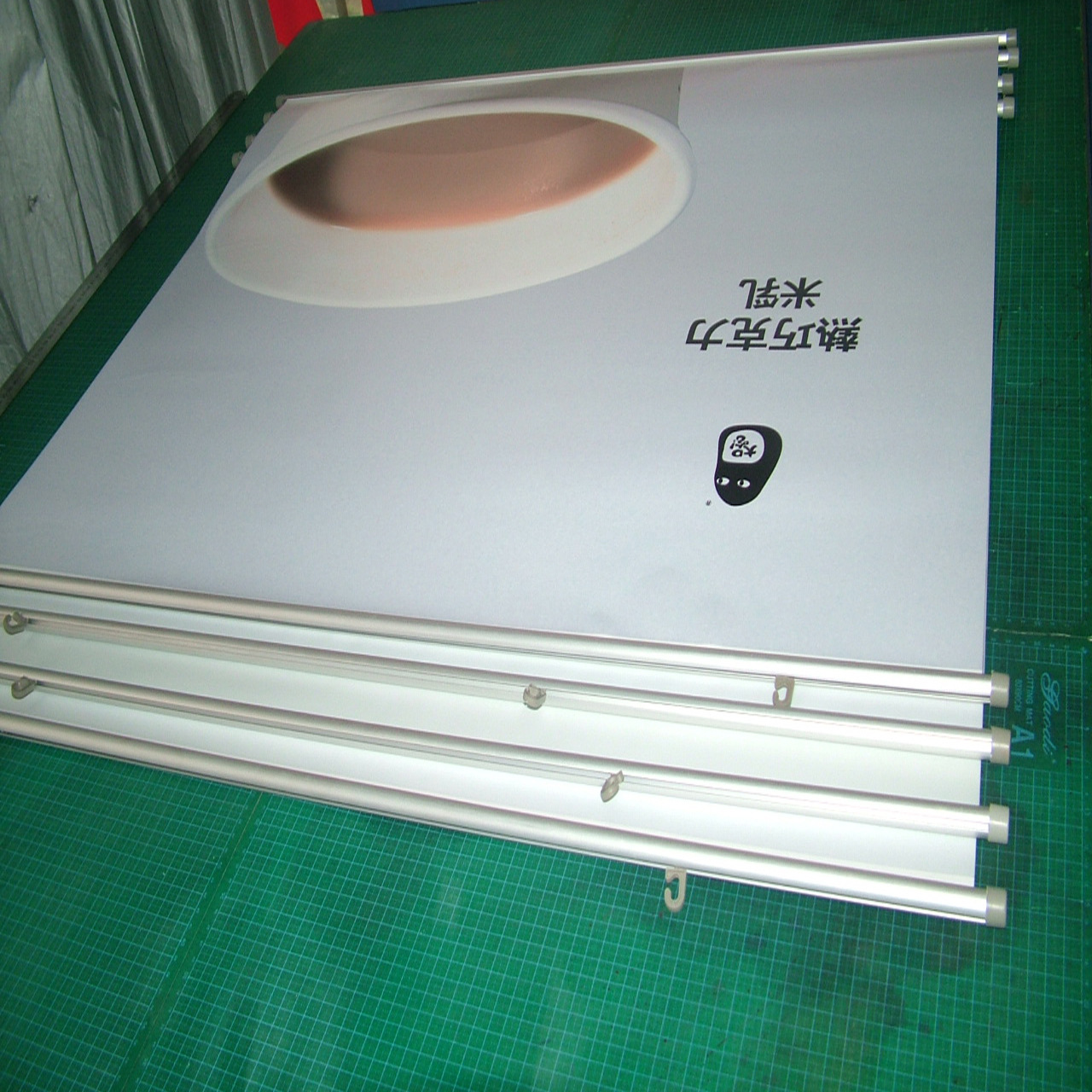 厂家专业定制广告挂轴 铝合金海报杆 挂画轴 高清画面