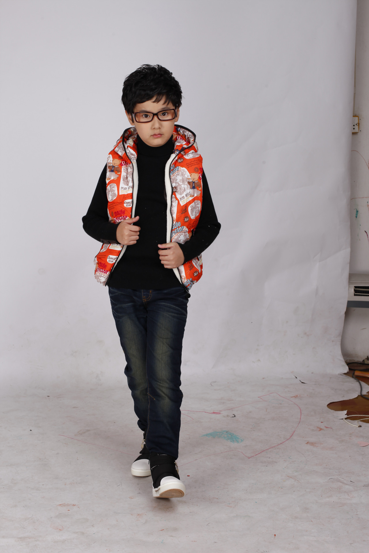 2013秋冬新款 男童全身印花面料小熊加厚加绒棉马甲 厂家批发