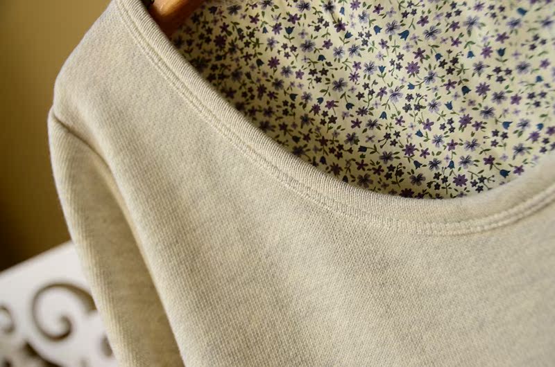 花朵桃心花边口袋罗圈棉t恤-四方区图兰朵服饰批发仓储行-马可波罗网