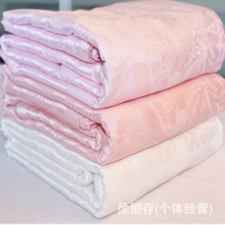 传统工艺与现代生活完美融合——手工蚕丝被的魅力