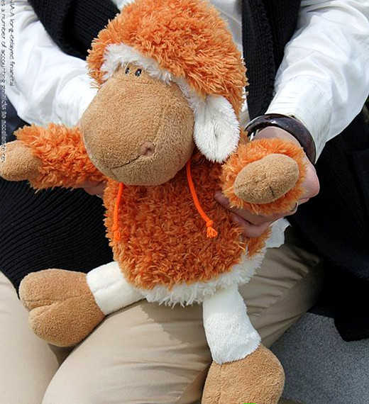 正版nici带帽羊开心羊公仔 供应外贸正品毛绒玩具