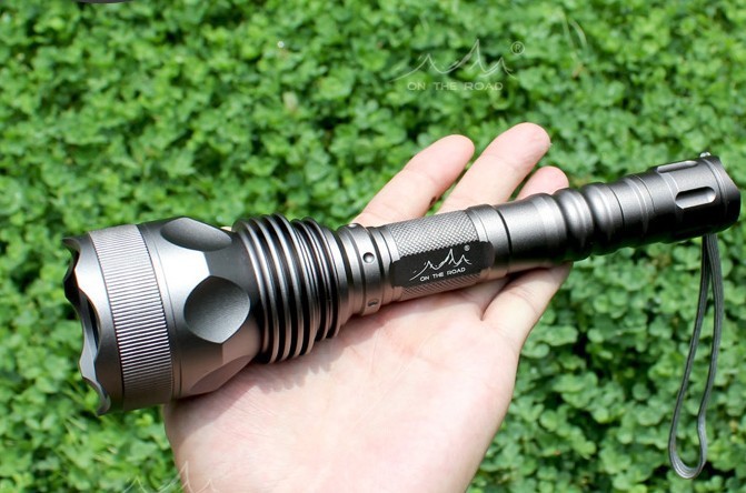 【厂家直销】 x5强光手电筒creet6 x5强光 远程手电 供货稳定