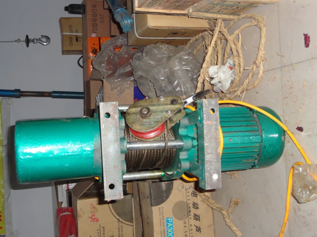 400-800kg220v钢丝绳提升机