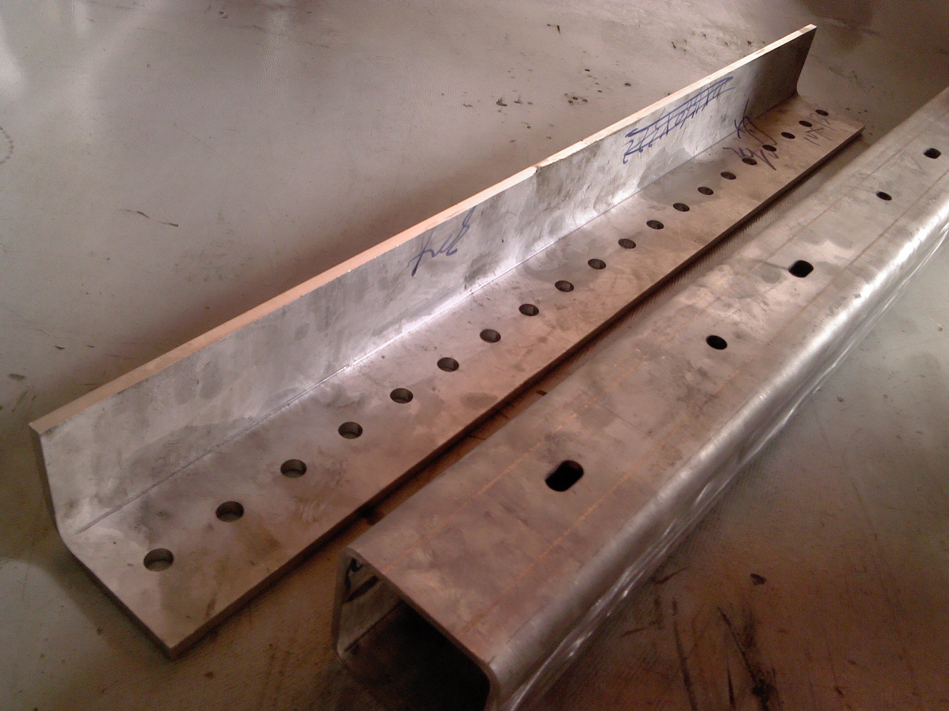 提供佛山钣金加工之六米折弯六米剪板六米刨v槽加工钢结构加工