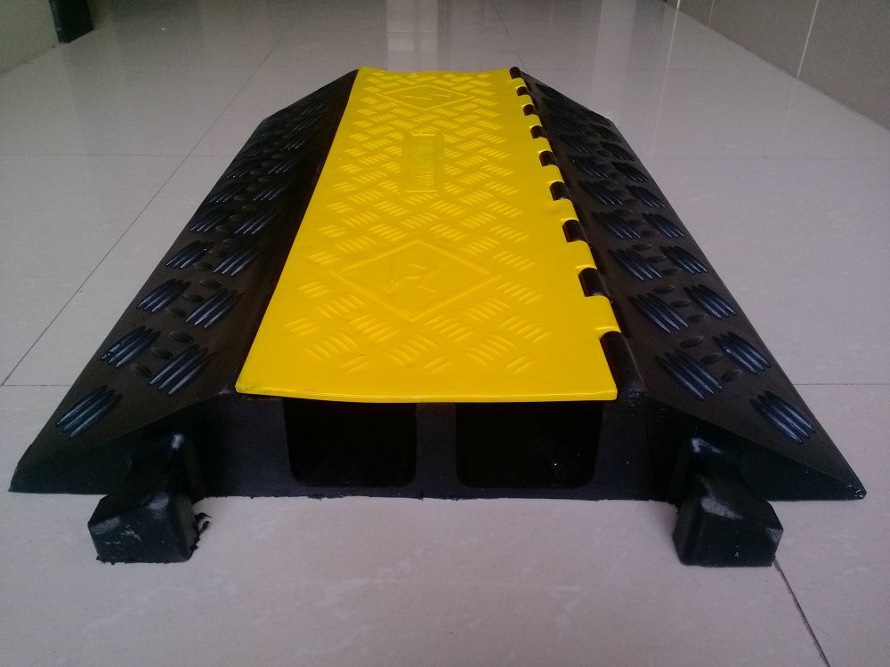 道路减速设备-耐压线槽板 耐汽车碾压线槽板 车辆耐压线槽板 耐压线槽