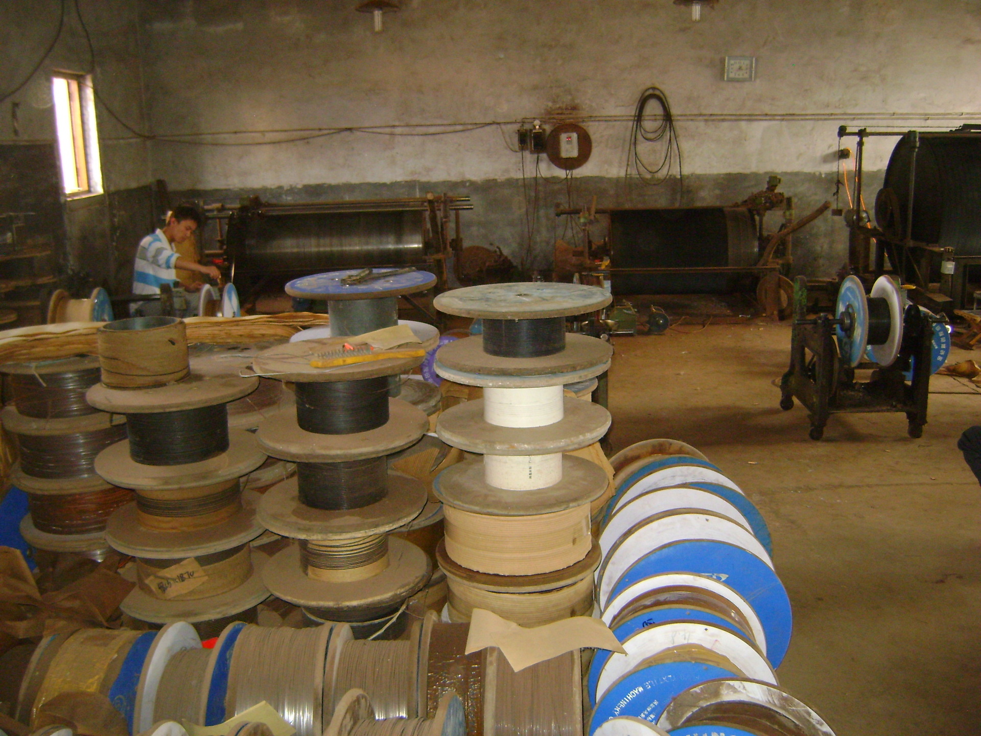 供应各种型号各种牌子的金属及弹性白鲨狼牙针布