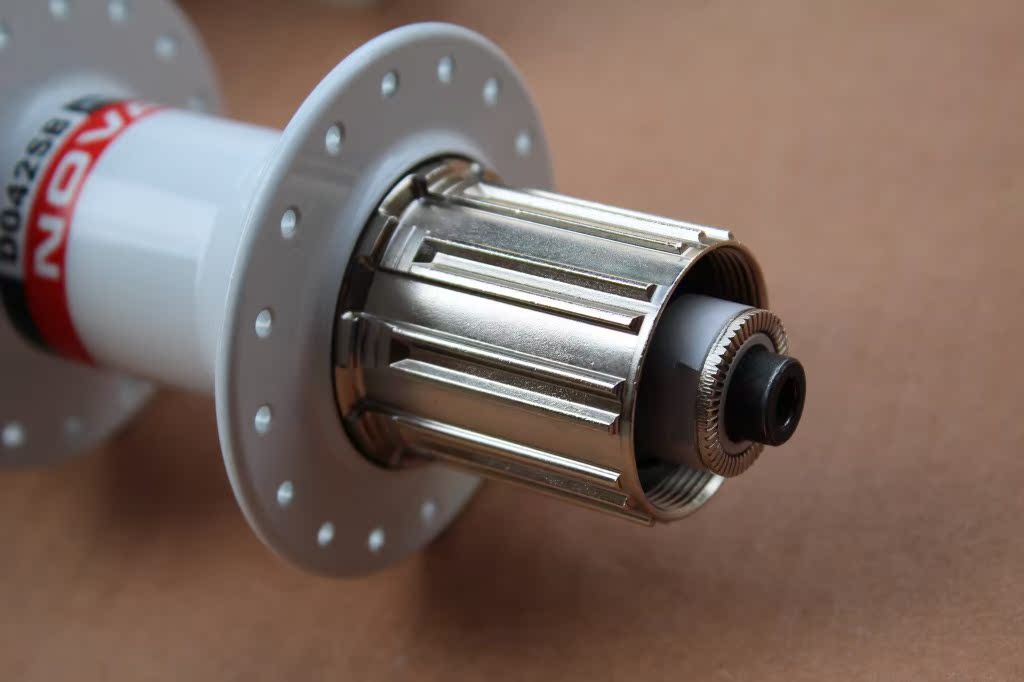 正品久裕4培林花鼓 山地车自行车碟刹花鼓32孔d041 d042sb 白色