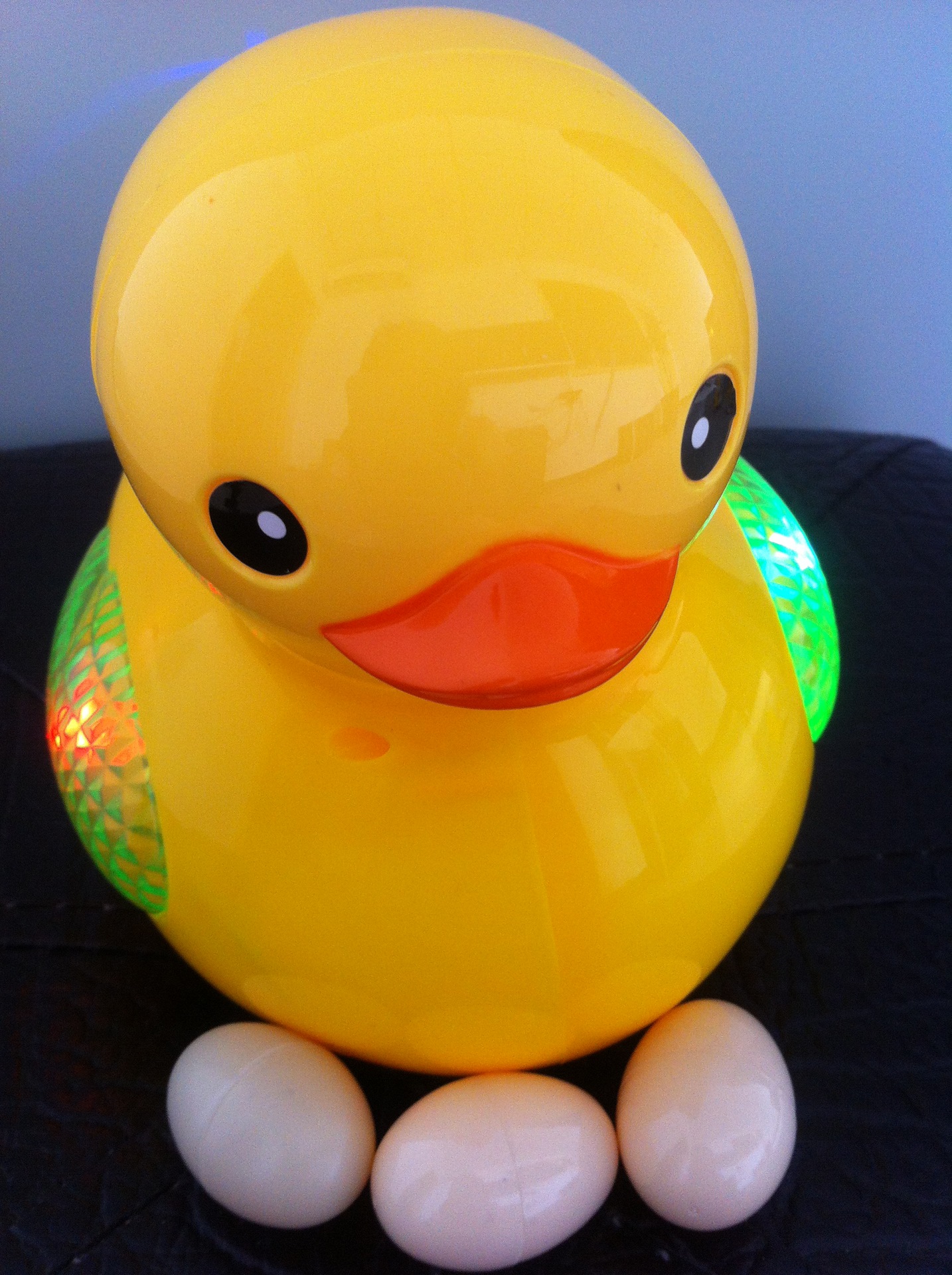 下蛋大黄鸭升级版 电动大黄鸭 带灯光音乐_其他益智玩具_列表网