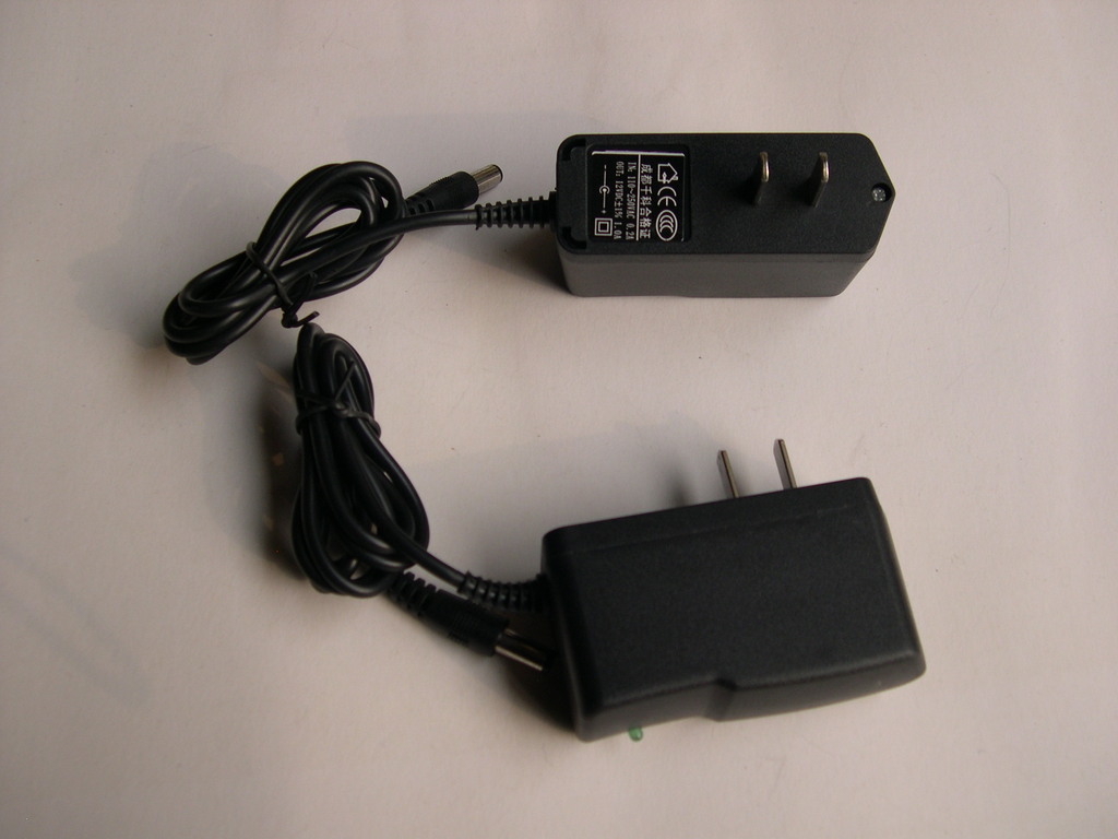 12v0.5a充电器