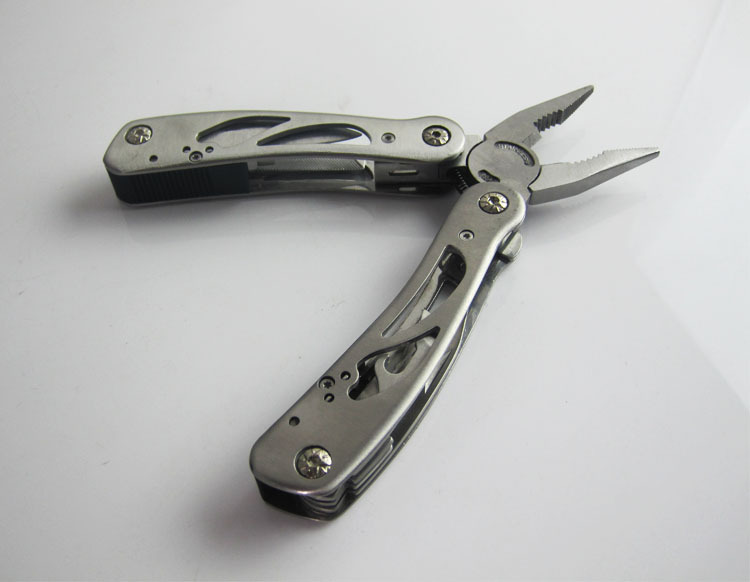 高品质多功能钳子 户外万用工具钳 多功能折叠钳 不锈钢折叠钳子
