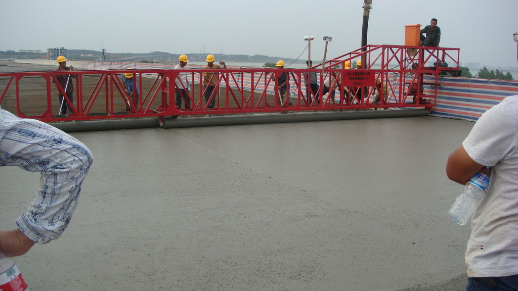 高铁梁场整平机