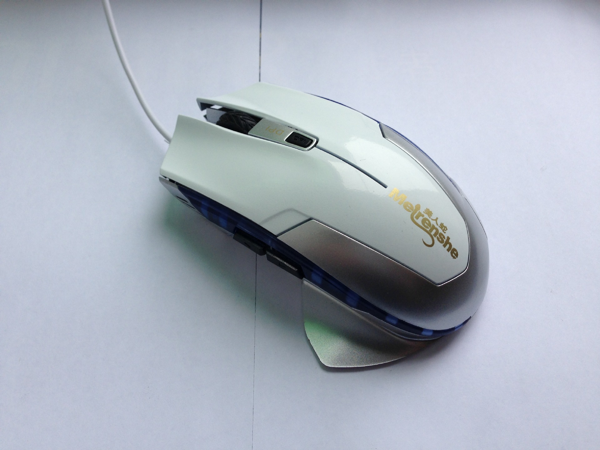 美人眼镜蛇 第二代 风雷狂蛇 6键设计 黑色 白色游戏有线usb鼠标