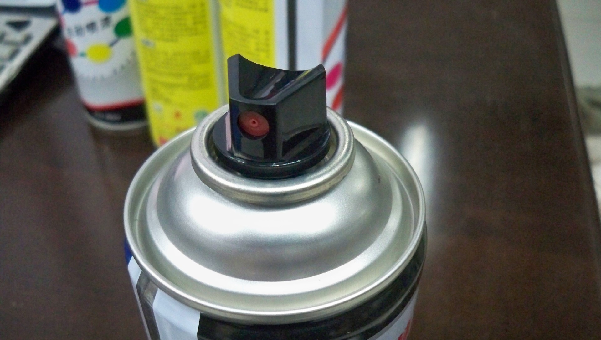 批发;供应各种颜色自动喷漆/手摇喷漆/涂鸦喷漆/自喷漆