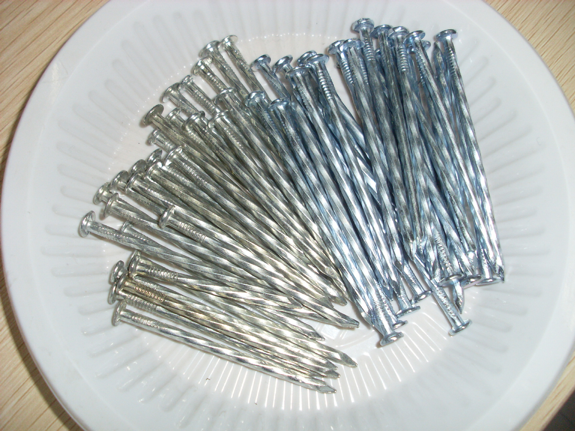 生产供应优质麻花钉长度直径80mmx3.0mm镀锌光亮表面光滑