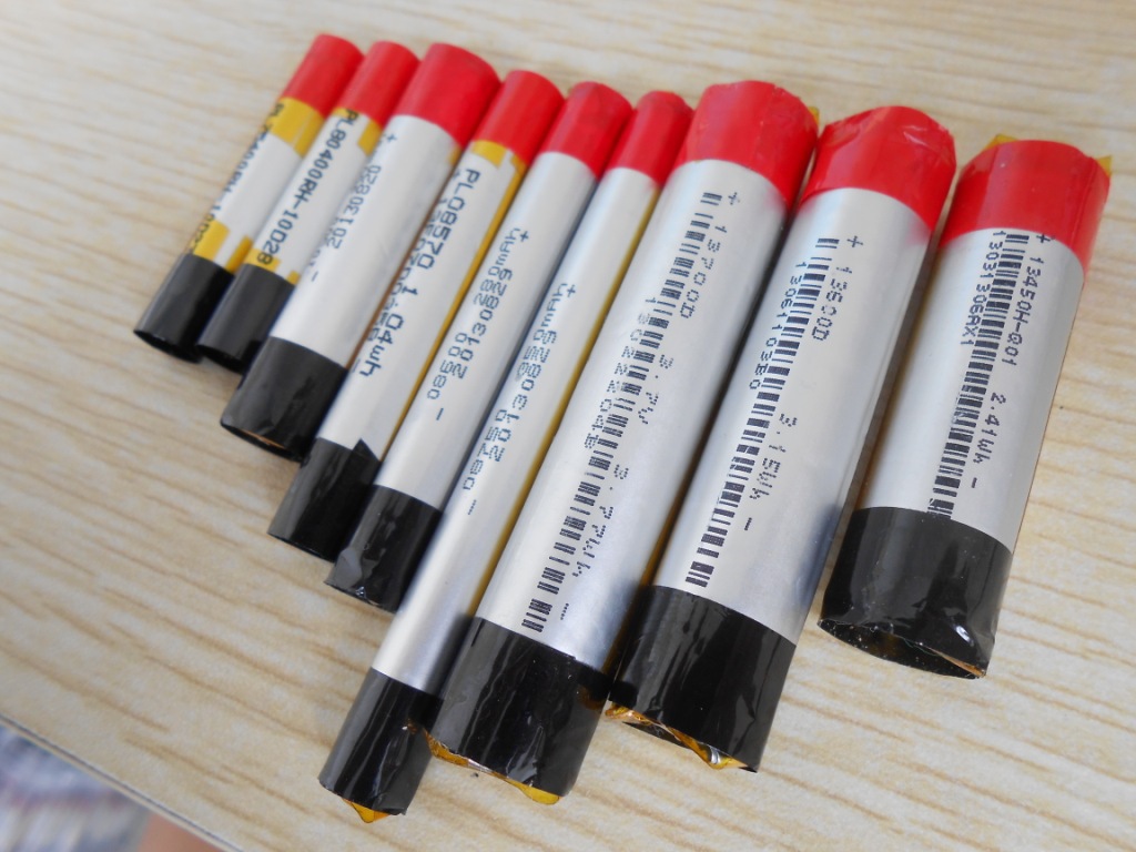 容量  目前批量生产型号有: 09系列:091633 350mah; 14系列:14450