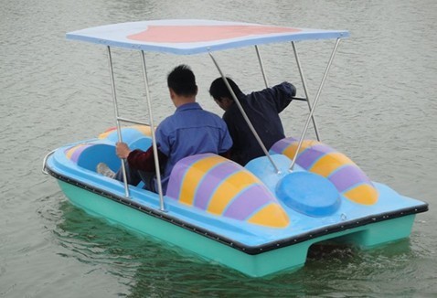 公园游船 2人脚踏船 游乐艇 玻璃钢船旅游脚踏船