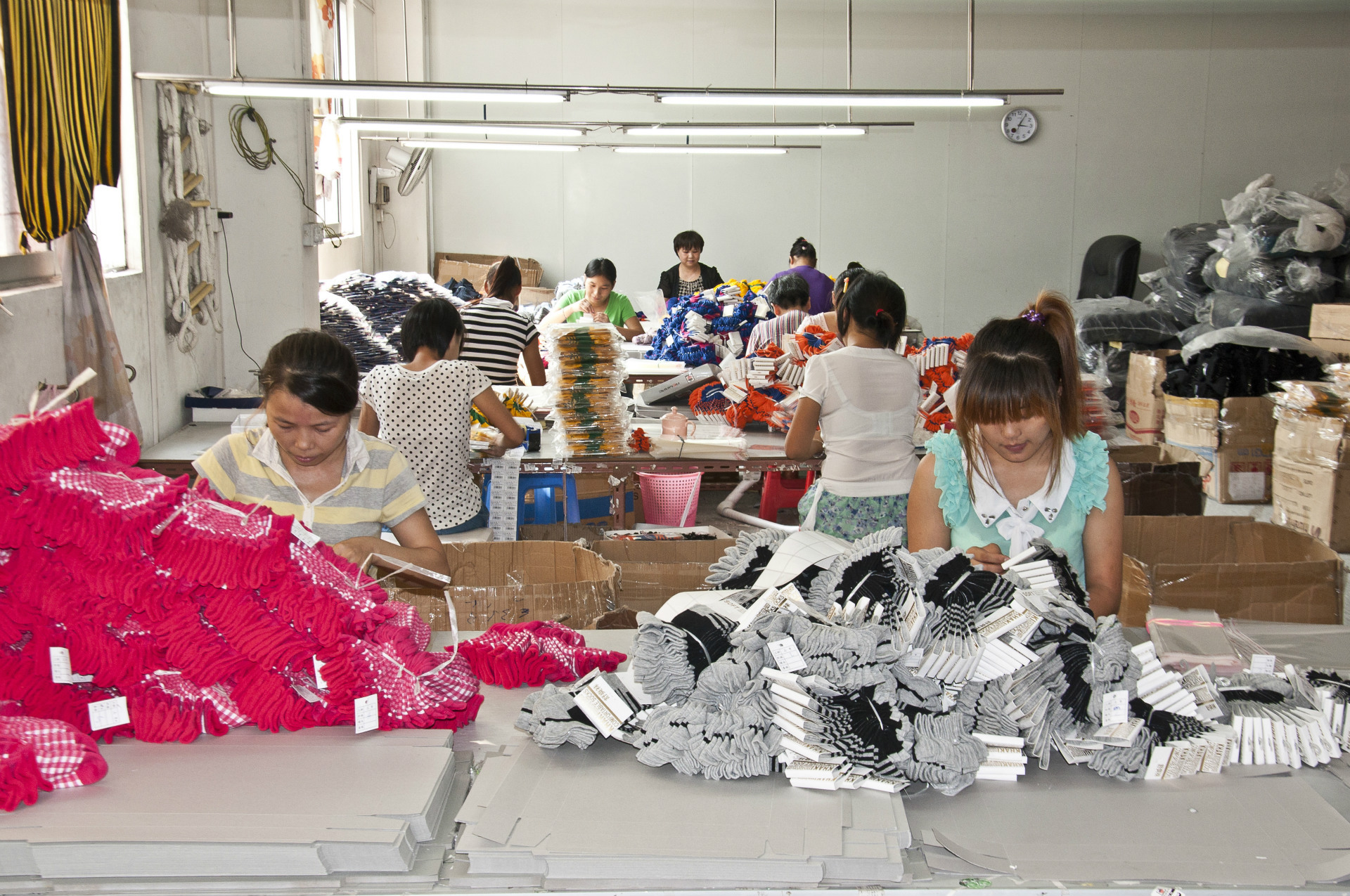 供应9005男士商务袜小花格袜 纯棉手工打造