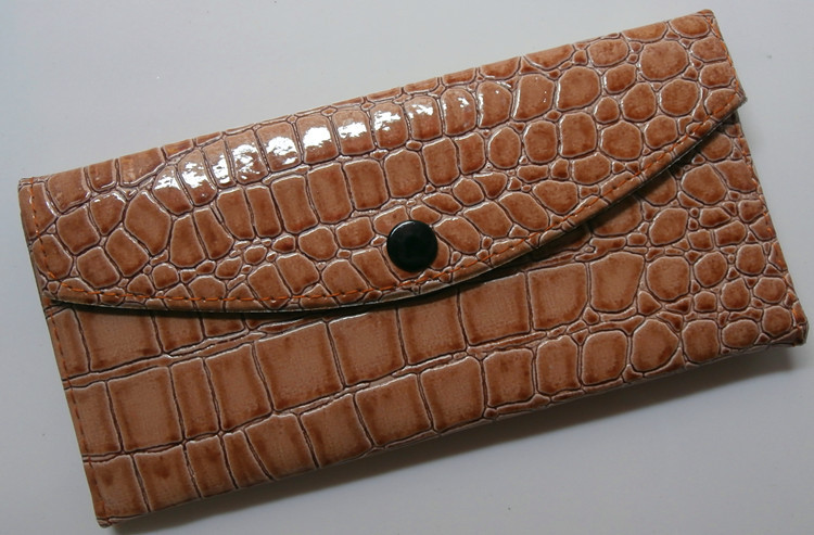 仿鳄鱼皮亮皮手拿钱包