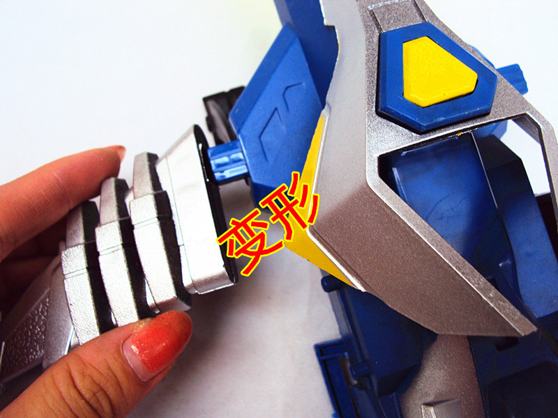 2013新款上市 混批热卖动漫玩具 电动铠甲勇士风鹰剑 可变换造型