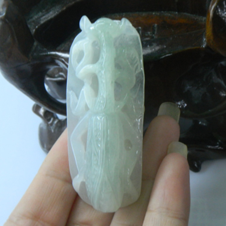 正品a货瑞丽翡翠通透螳螂挂件批发采购-玉器工艺品