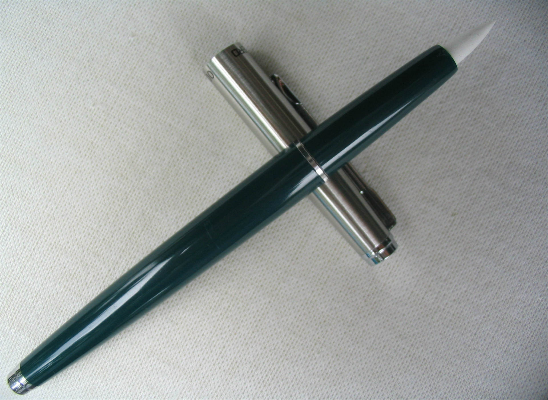 供应正品英雄 007 钢套 软毛吸水中楷毛笔 厂家钢笔批发