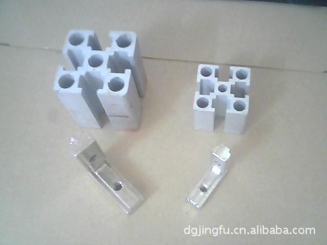工业铝型材配件：从选型到成本控制的深度拆解