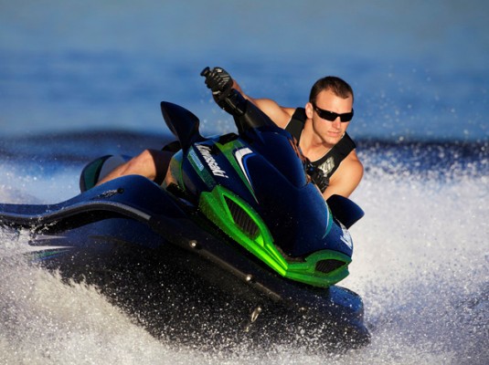 川崎 超级喷射限量版摩托艇 ultra 300x