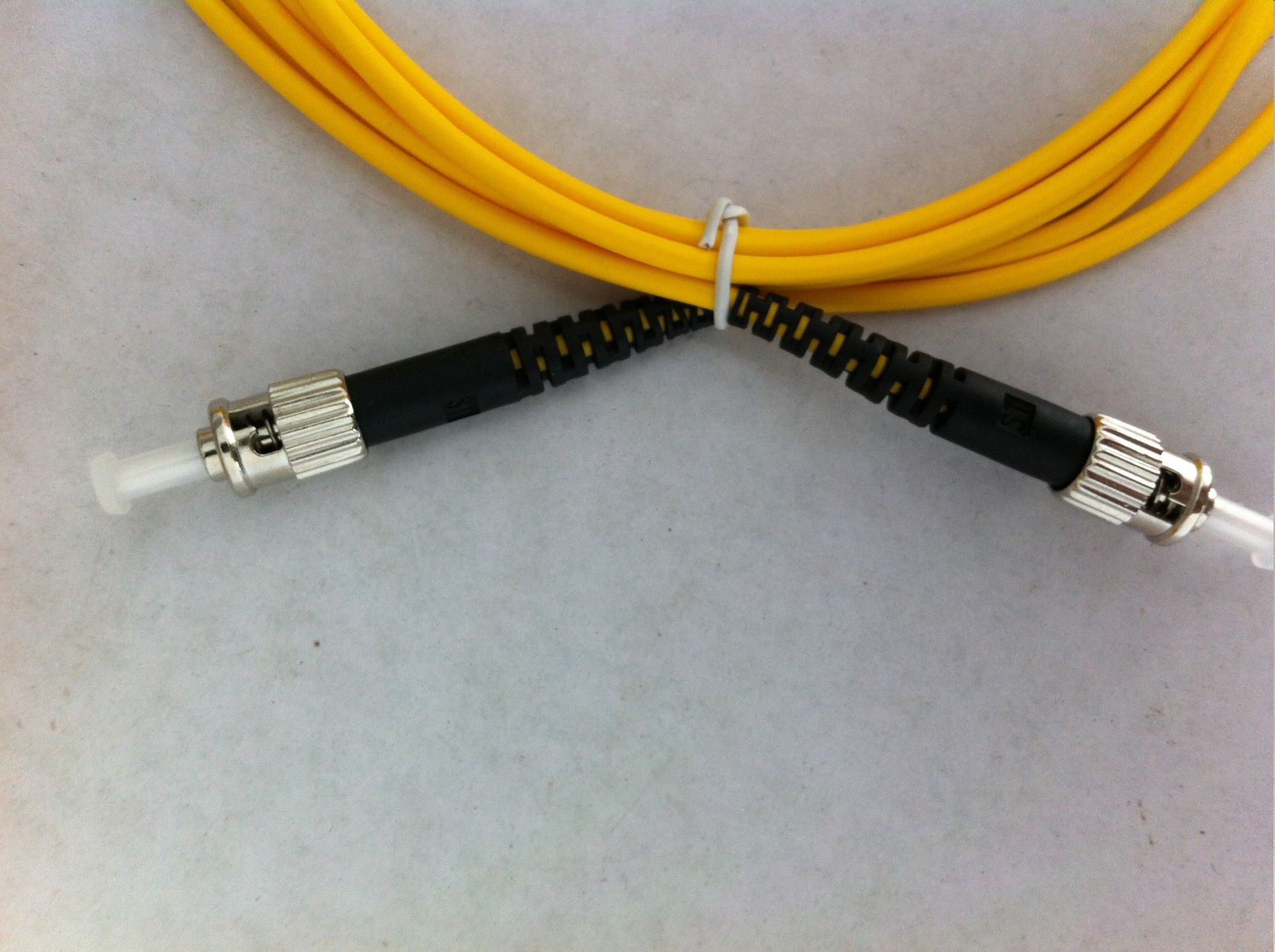 st-st3m单模单芯sm跳线网络级pc光纤跳线厂家直销