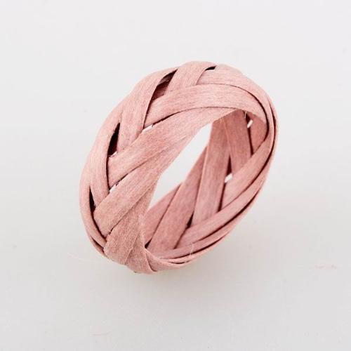 催人泪下的草编戒指