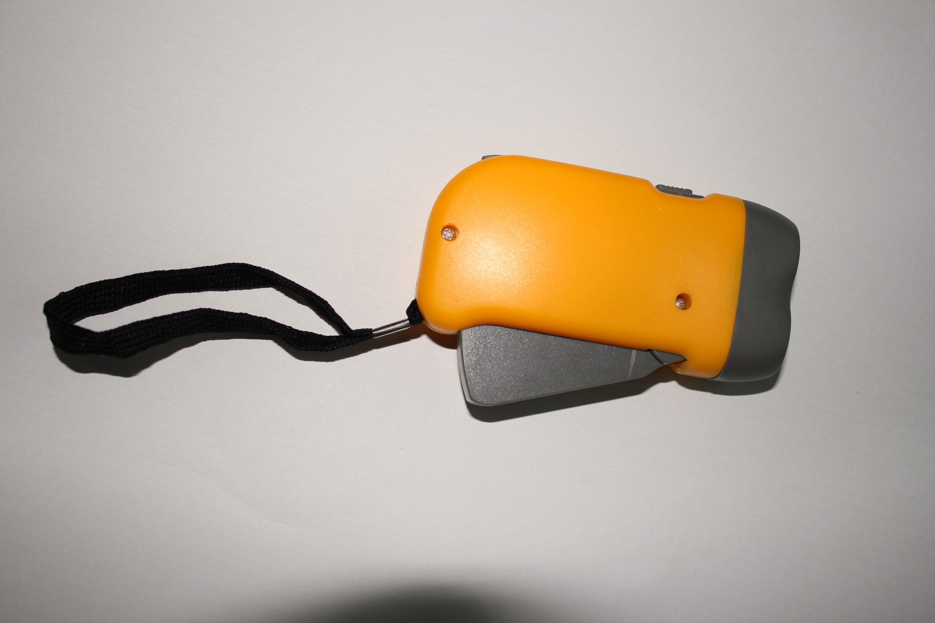 新品上市 手摇手电筒 环保手电筒 防水强光电筒 厂家直销