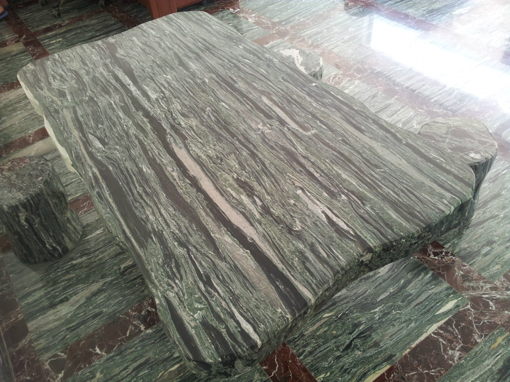 五彩l绿(缅甸绿玉)矿山直销