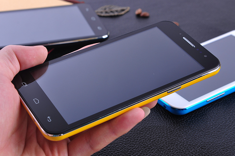 正品行货四核 800万像素 安卓4.1 大显e8000 5.