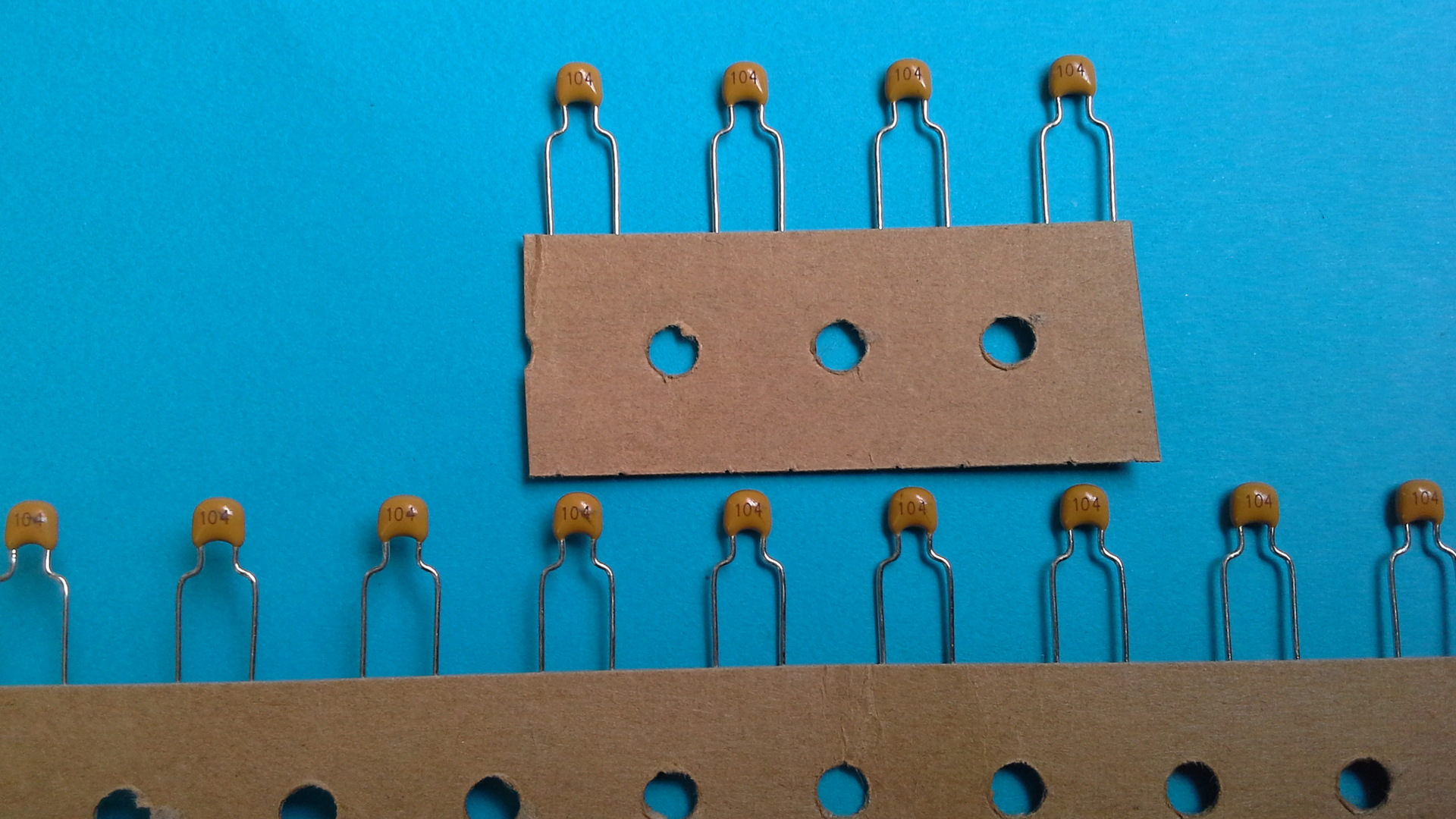 工厂优势全系列积层电容器x7r 104k 50v 0805编带 环保独石电容