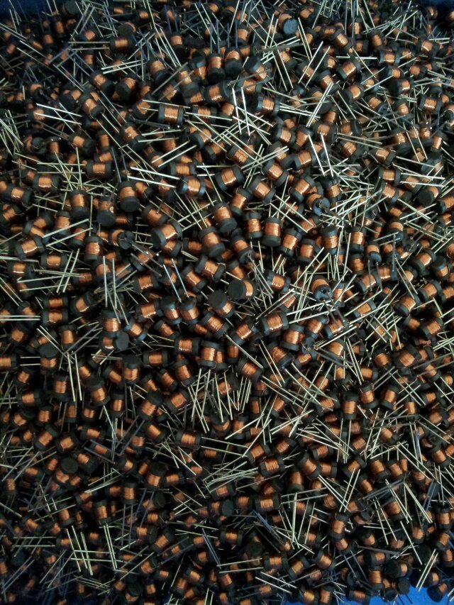 供应插件 穿心磁珠 空心单孔磁珠4*10