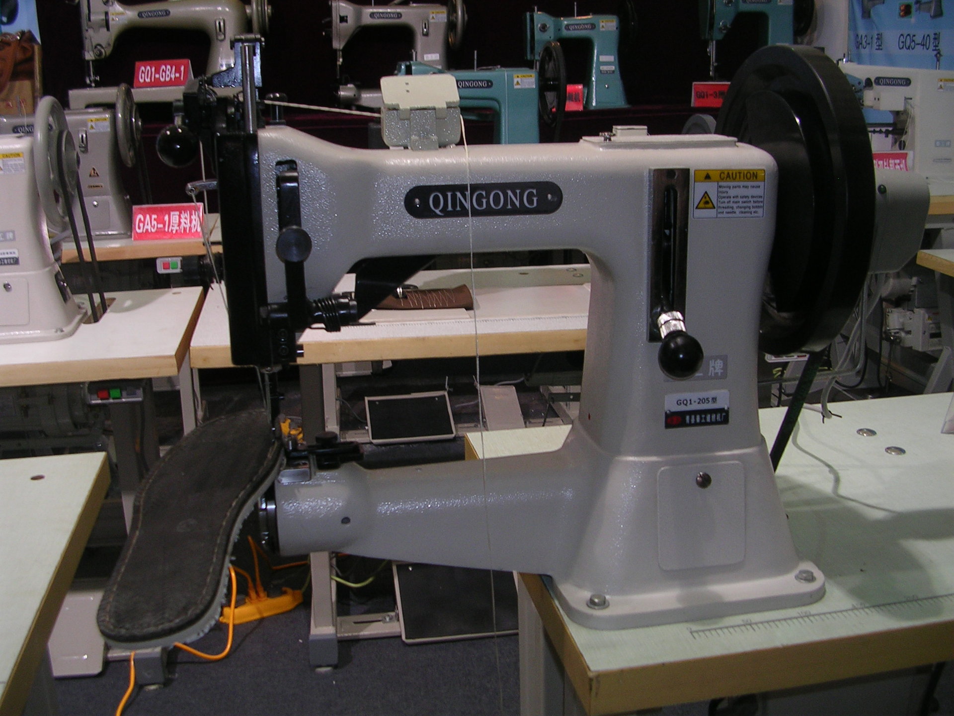 供应做沙滩鞋机器gq1205a型缝纫机