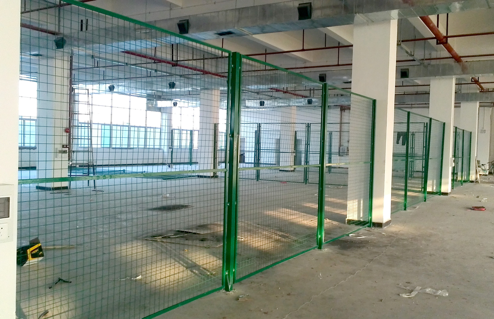 厂家定制仓库隔离网,护栏网,厂区隔离网,做工精美,价格便宜