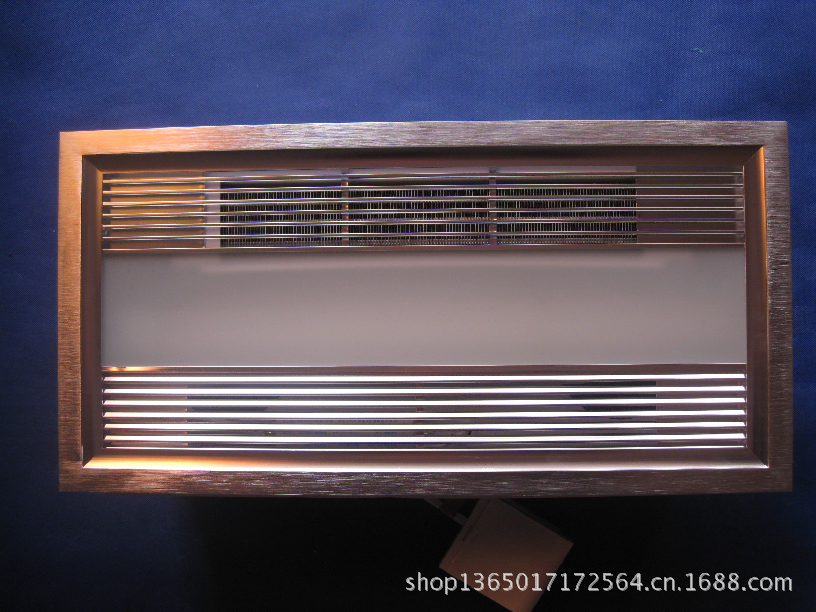 现代欧派 多功能ptc高效风暖浴霸 促销(取暖 照明 吹风 换气)