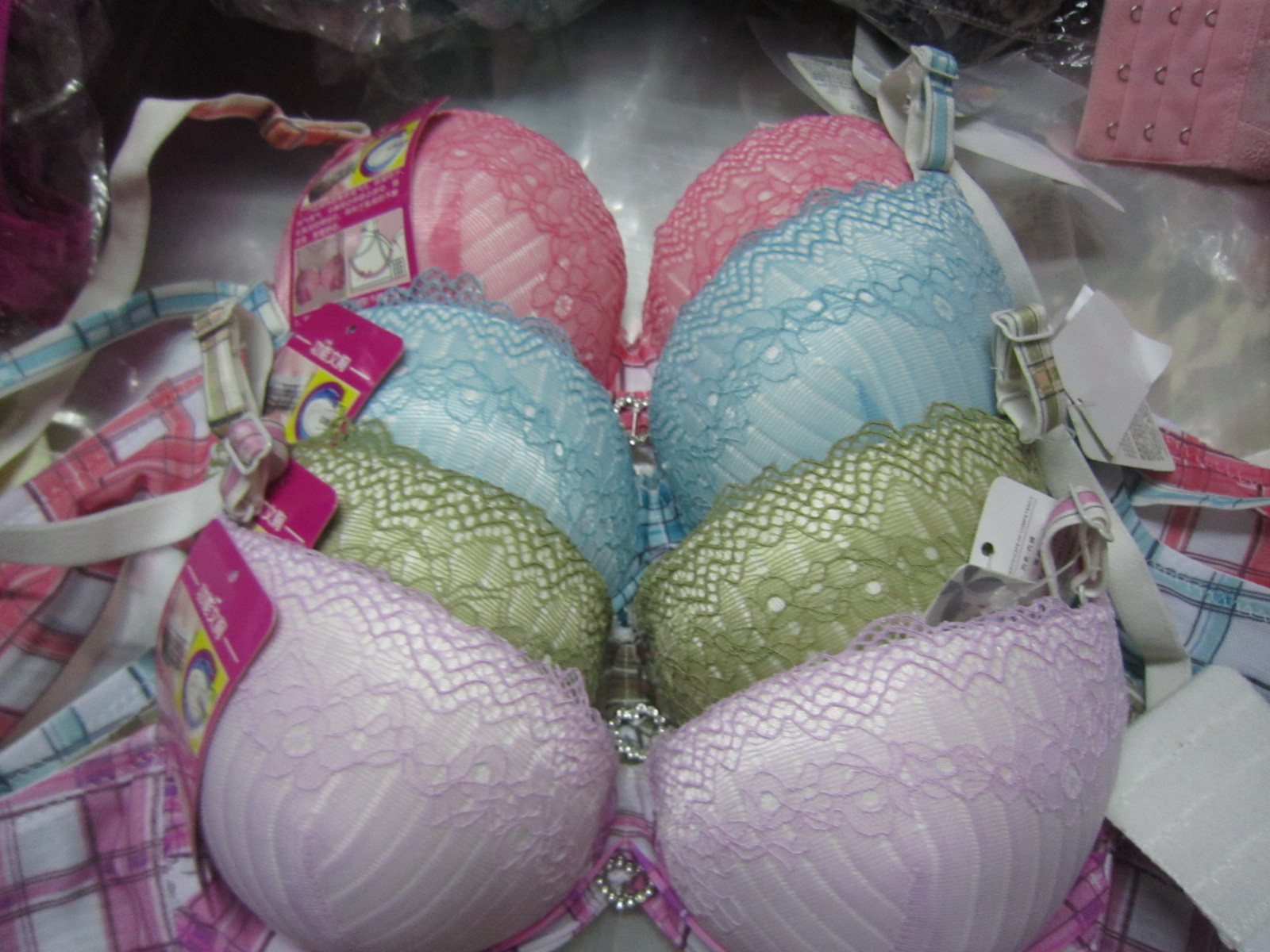 低价批发尾单文胸 副少女文胸厚杯内衣